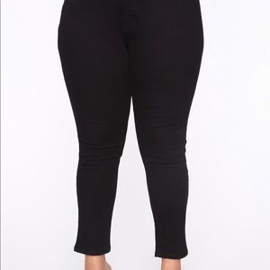 Fashion Nova jeans NEW 18PLUS